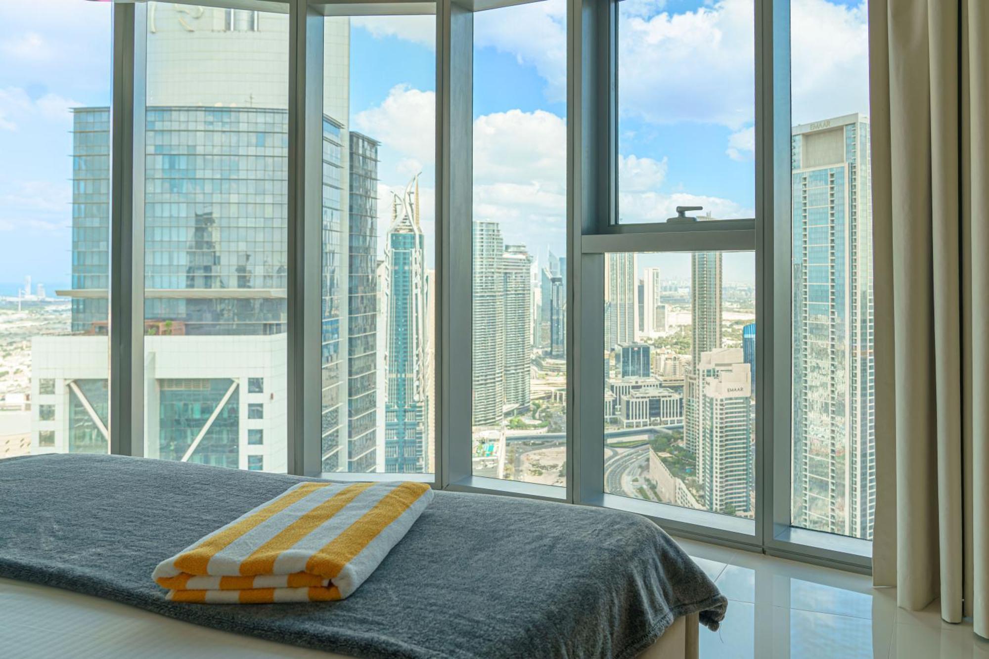 Paramount Tower Hotel And Residences With Infinity Sky Pool Dubai Exterior photo