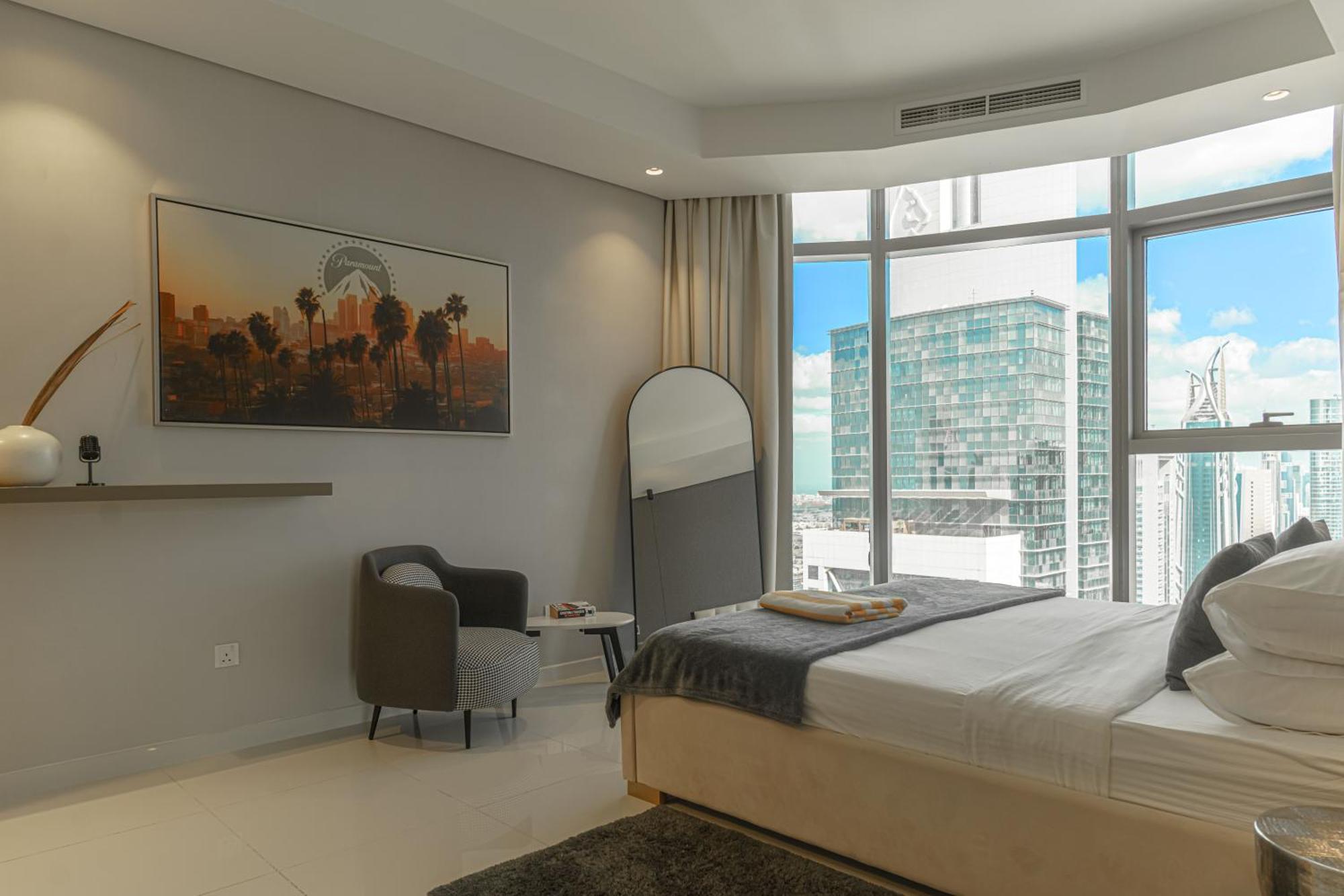 Paramount Tower Hotel And Residences With Infinity Sky Pool Dubai Exterior photo